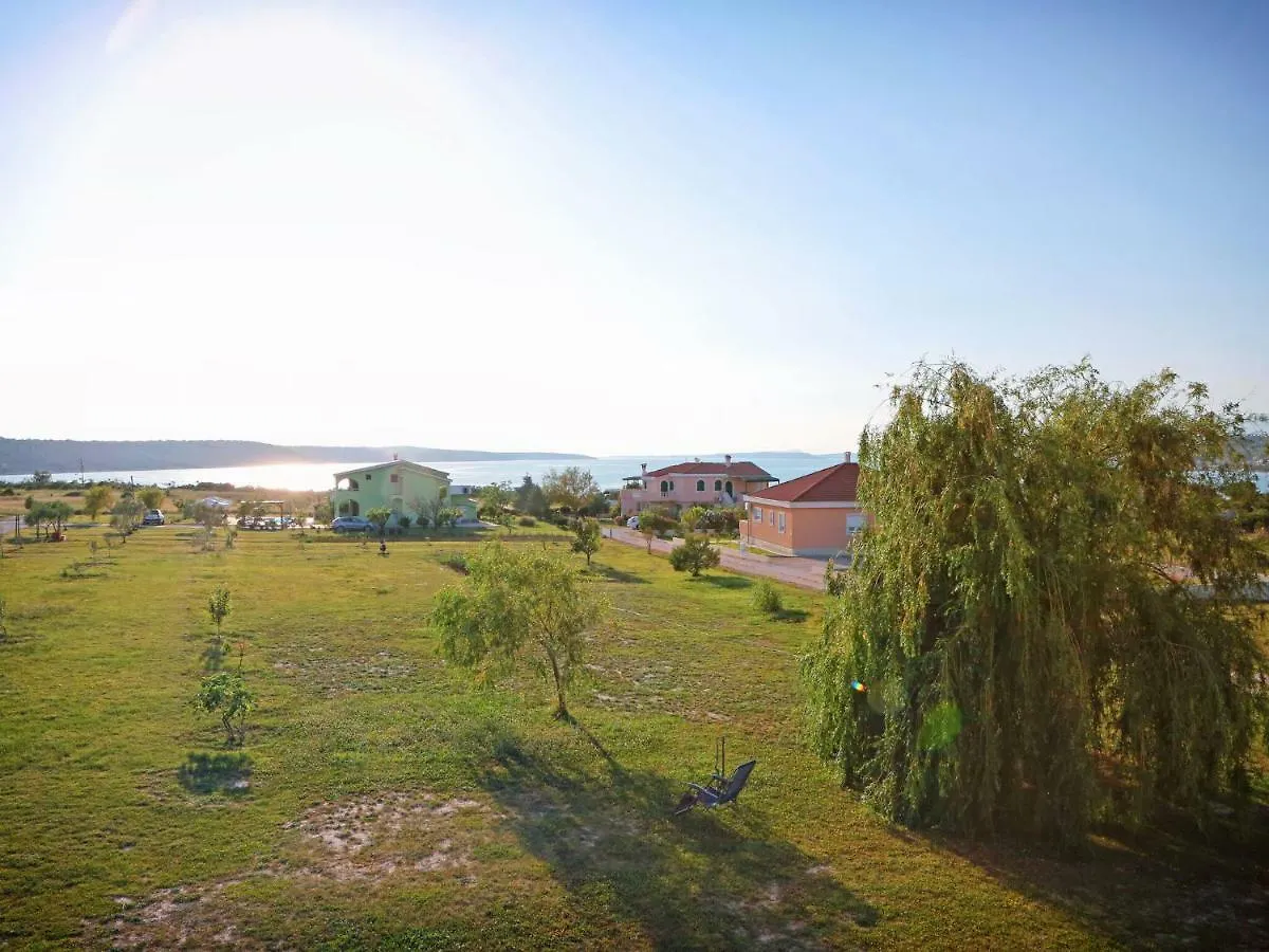 Ljubač Tasteful Apartment Landscaped Garden קרואטיה